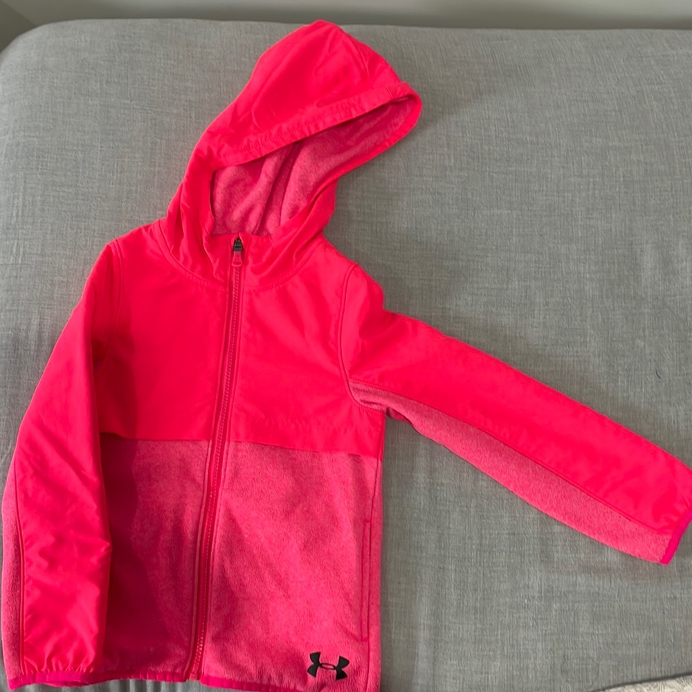 Girls Under Armour fleece zip up jacket. Size YXS.